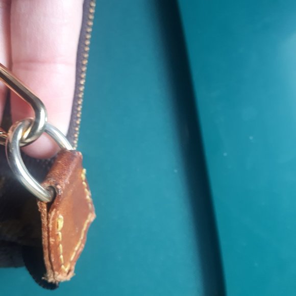 Authentic Louis Vuitton Pochette Accessoire - Picture 5 of 15